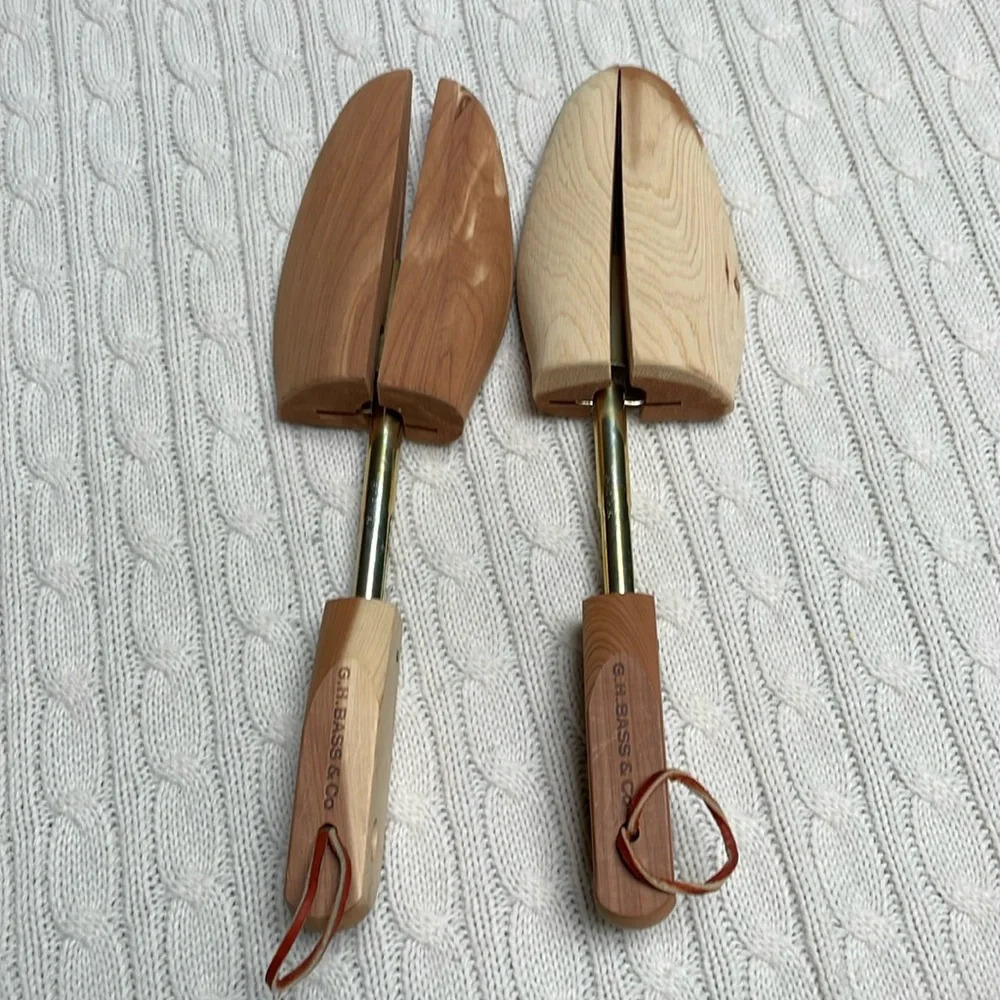 G.H. Bass & Co cedar shoe stretchers. Sz XL. 14” fully extended. 4.25” wide